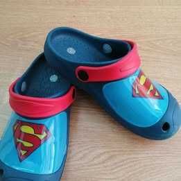 Кроксове номер 32, като нови 7 лв , на Супермен