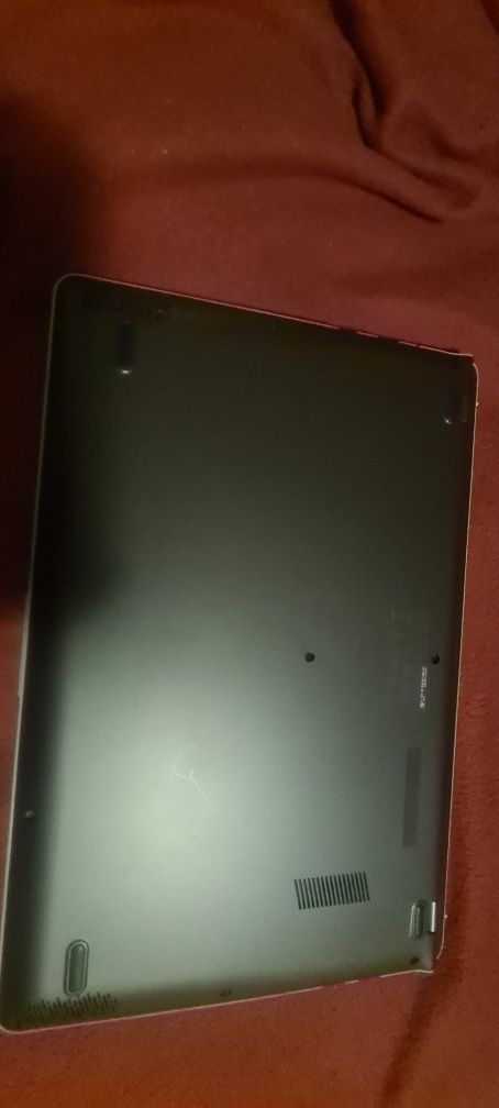 Laptop Asus VivoBook S15, cu pricesor IntelCore I5