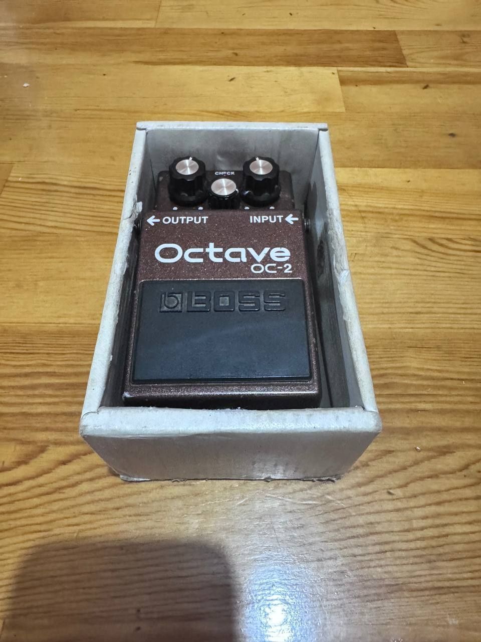Boss octave oc 2 sotiladi holadi yangi