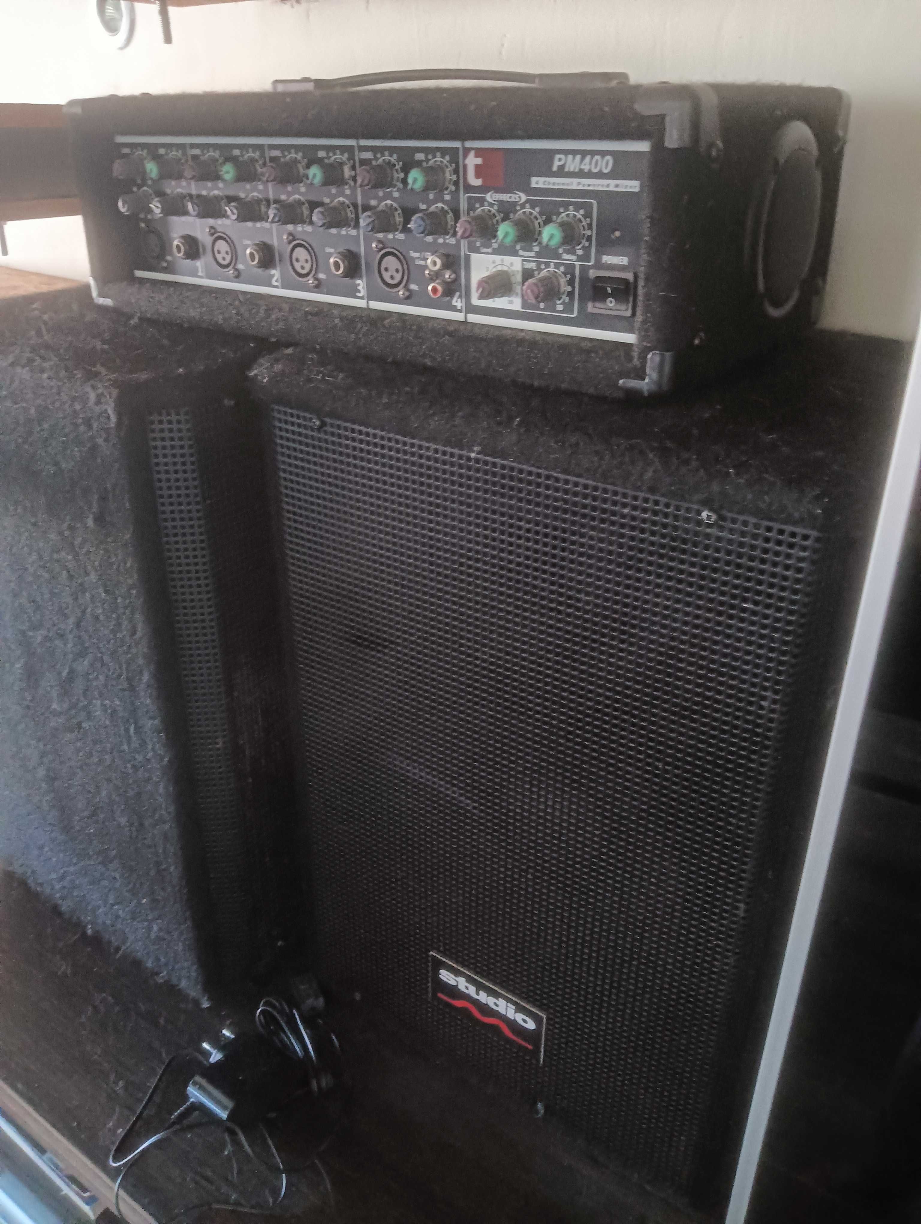 Amplificator-mixer audio cu boxe