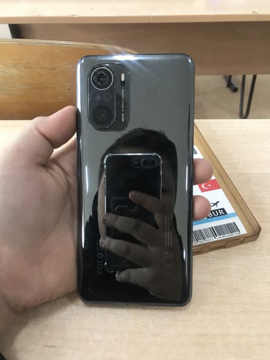 Продам poko f3 не рабочий