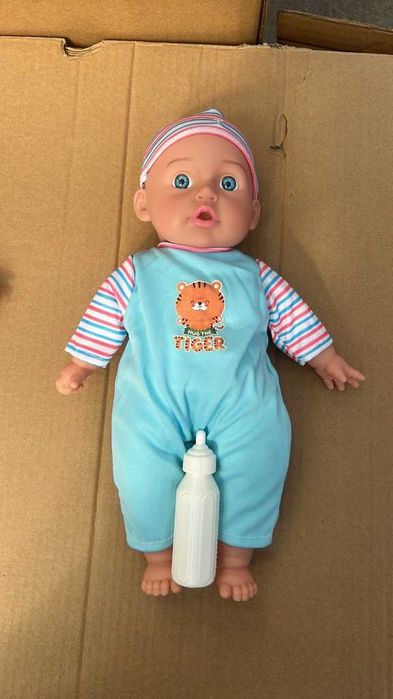 ШОК ЦЕНА- Реалистично говорещо бебе с аксесоар шише