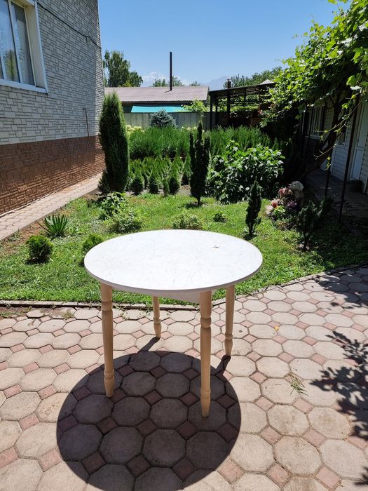 Стол продам срочно