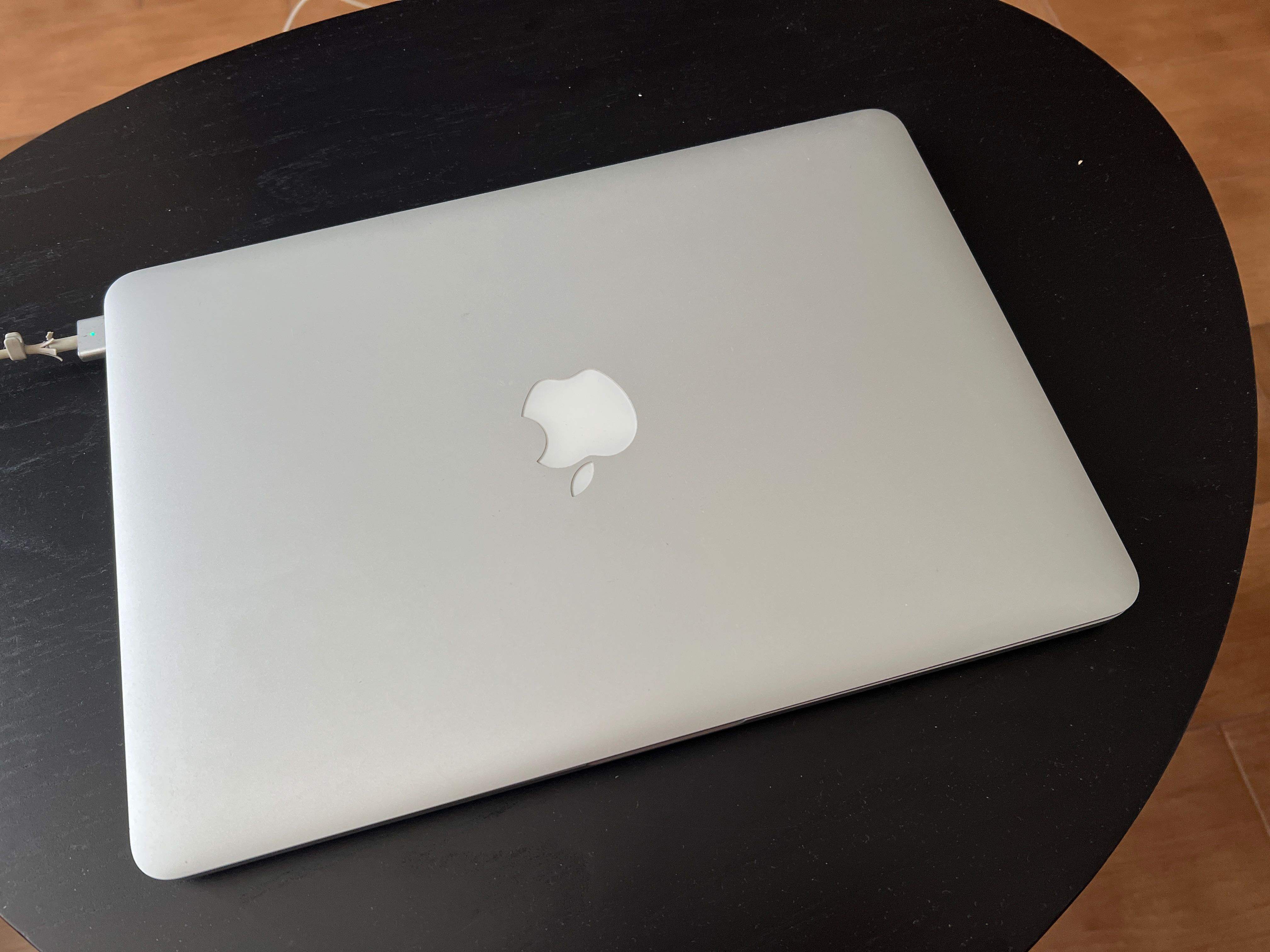 MacBook Pro 13" 2013 Retina 8GB RAM 128GB SSD - проблемна батерия
