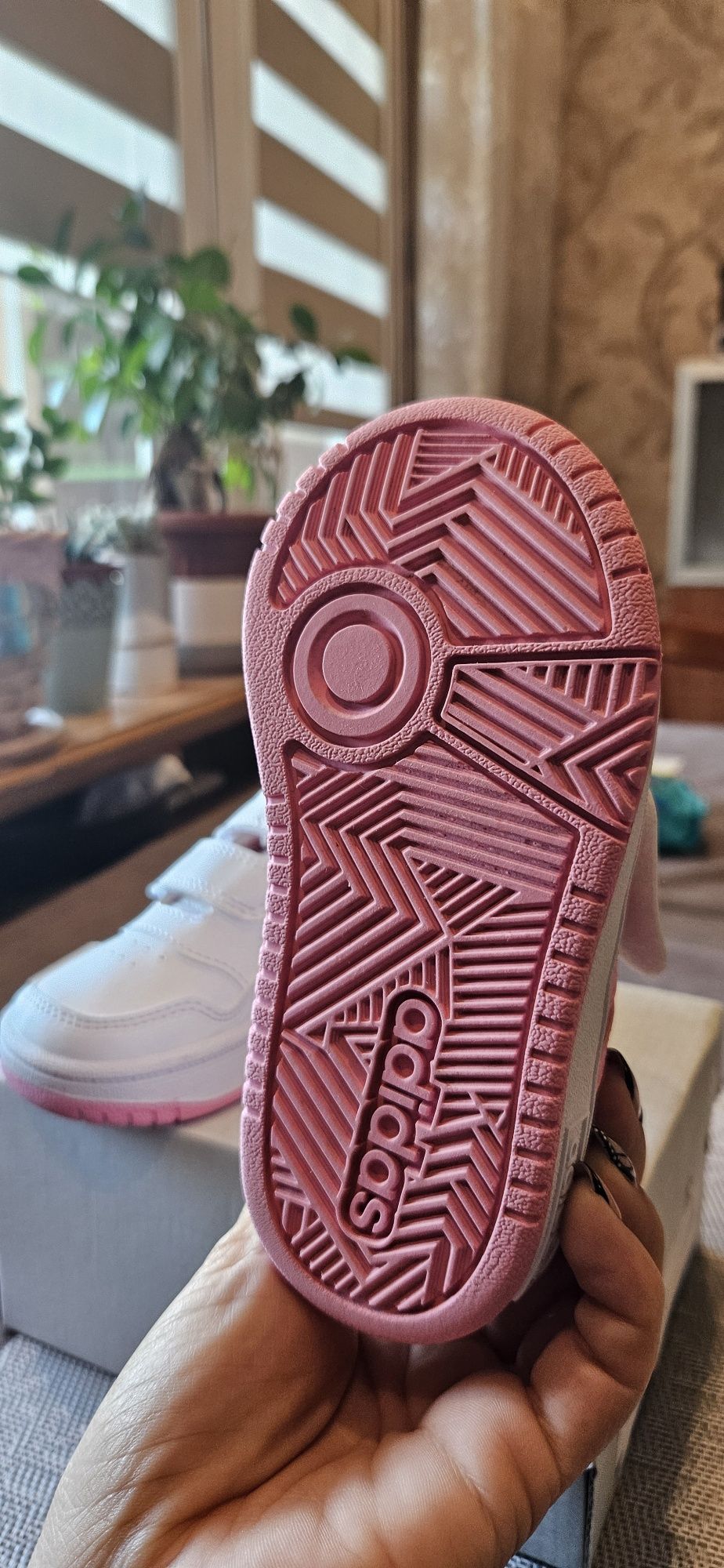 Кецове Adidas за момиче 24