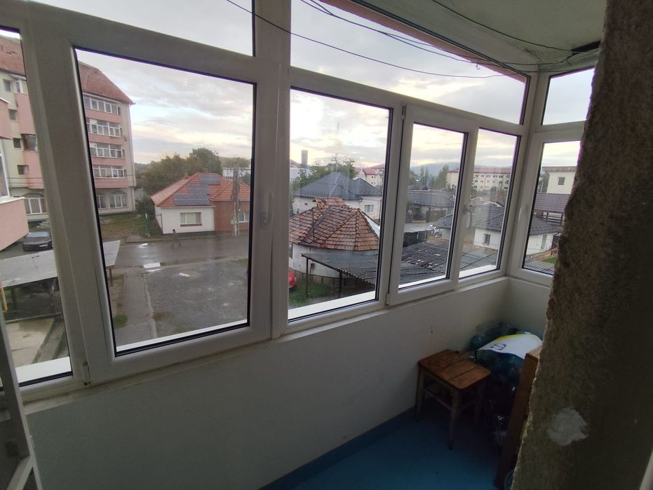 De vânzare apartament 3 camere