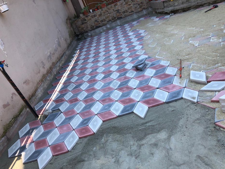 Montaj pavele curți, parcări, trotuare, alei, garaje, construcții