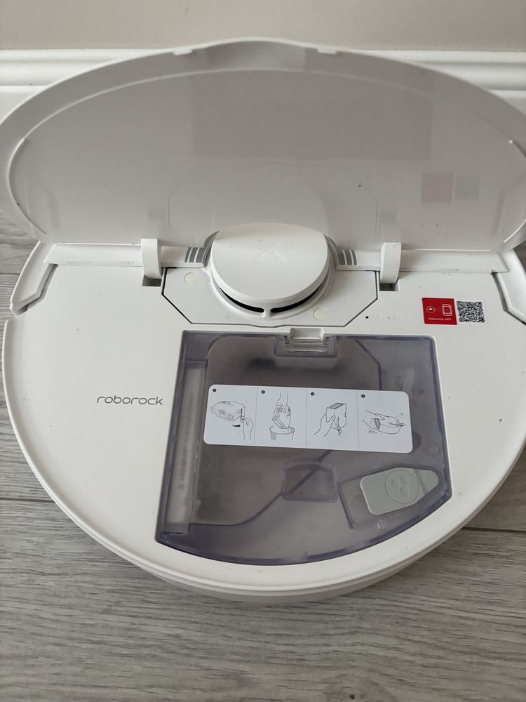 Продам робот пылесос Roborock