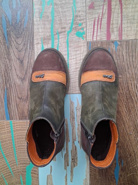 Дамски боти (кларкове) от естествен набук в зелено и кафяво