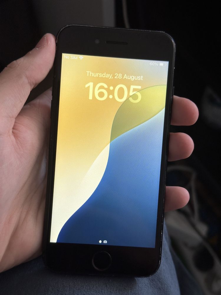 iPhone SE 2020 128GB черен