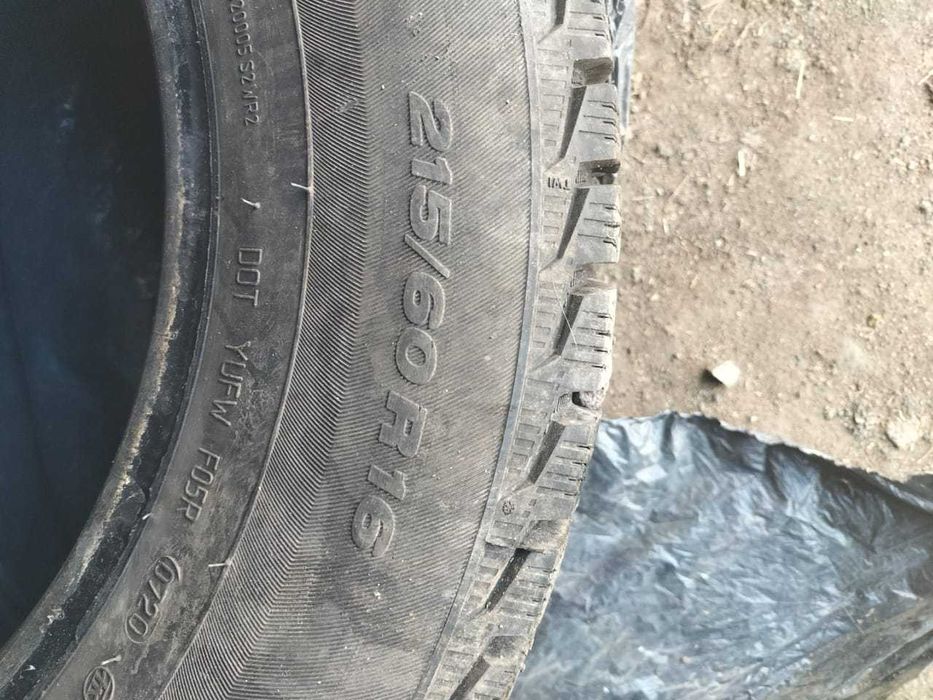 Продаются зимние шины б/у проездил только один сезон.70тысяч
