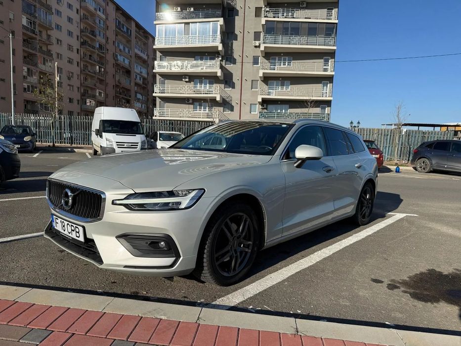 Volvo V60 Volvo V60 Momentum - TVA deductibil