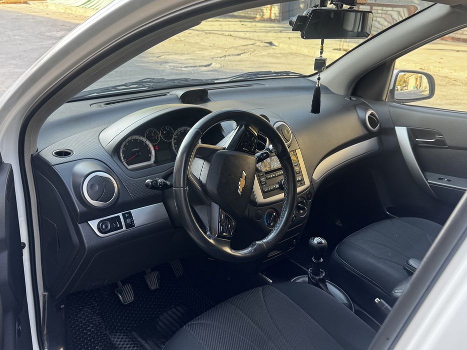 Nexia 3 2017 yil gaz bor 4 pokoleniya 154000 yurgan