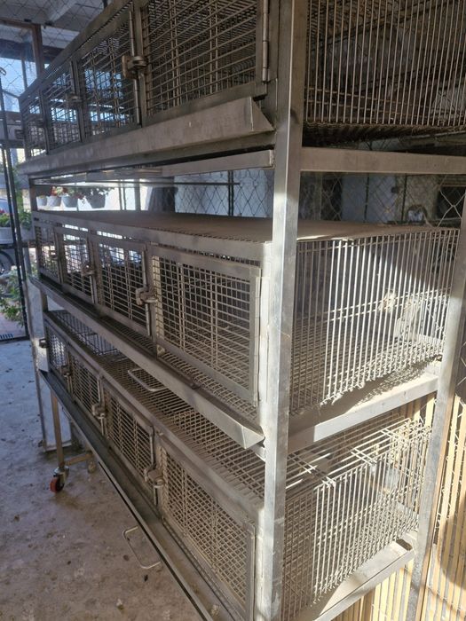 Vând cușcă/baterie din inox pentru prepelițe.