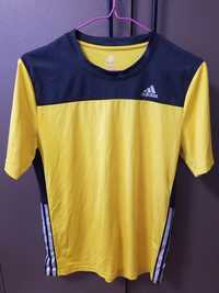 Tricou Adidas, XL 18 ani pe eticheta dar merge la S barbat.