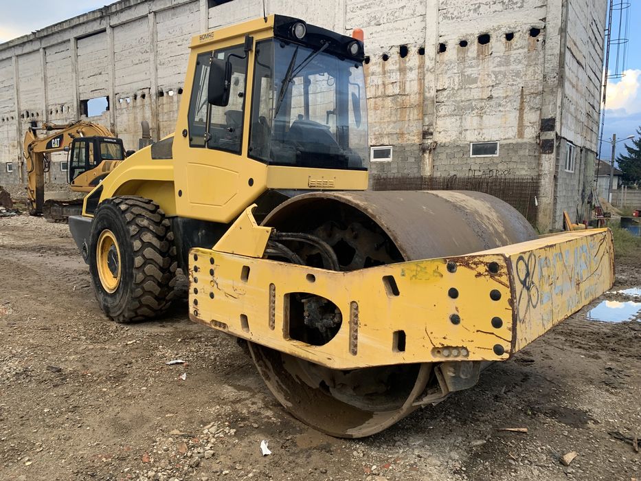 Inchiriez Compactor 20 tone Bomag 219