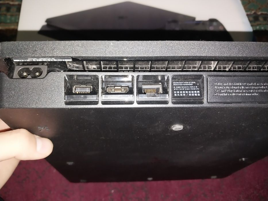 Продается новый ps4