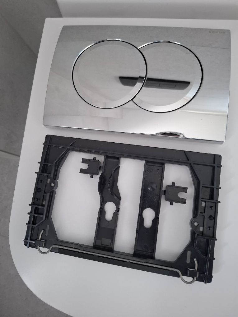 2 Clapete de actionare WC Geberit Delta