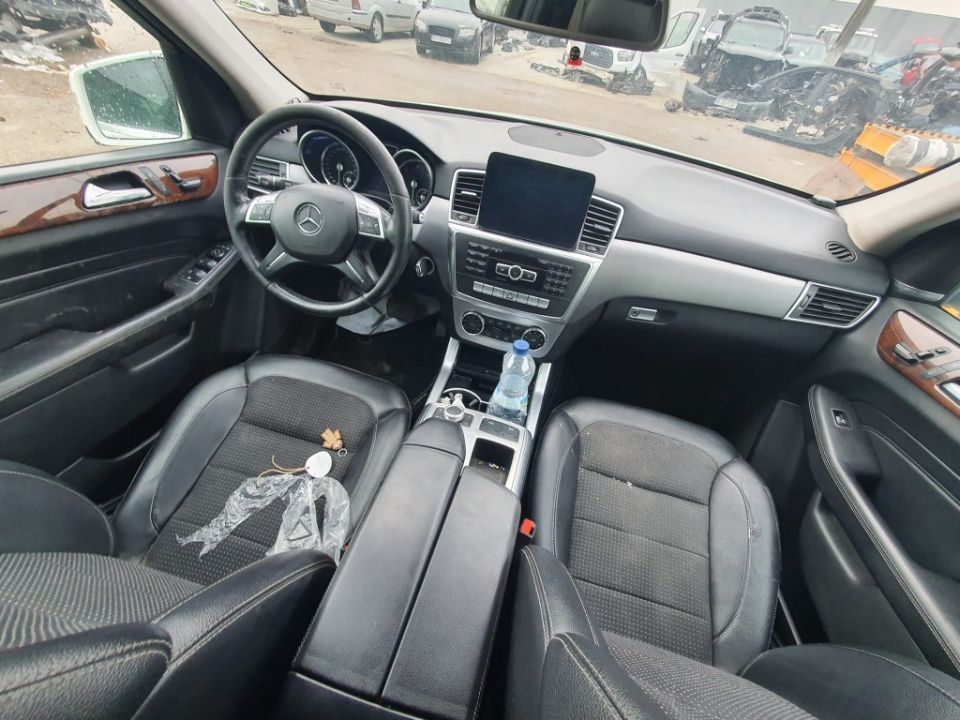 Dezmembrez Mercedes Ml350 w166 motor 3.0cdi 190kw 258cp cod om642.826 dezmembrari piese jante r18