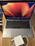 Apple Macbook pro 2017 i5 3.1ghz 8gb ram 256gb