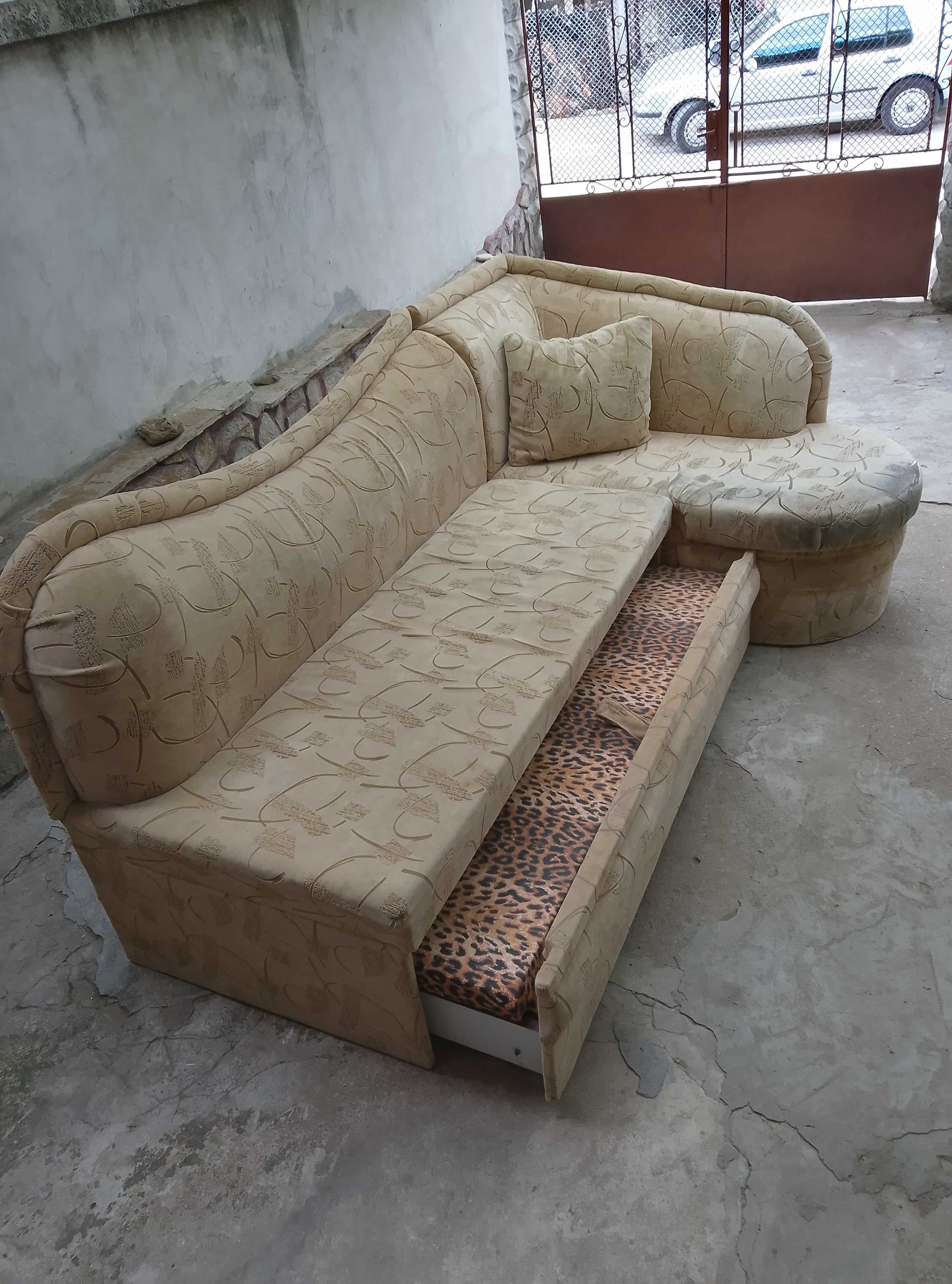 Ъглов кухненски диван