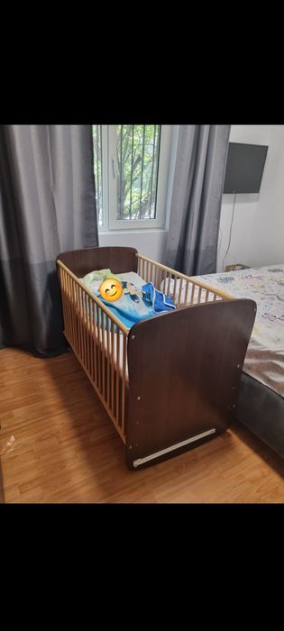 Vând pătuț bebe în stare buna cu saltea, protecții laterale, lenjerii