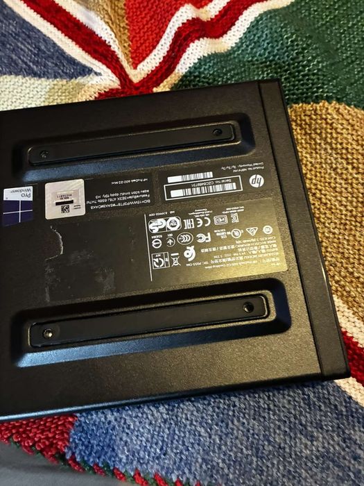Hp prodesk 600 G2 mini, i3 6100t ,8gb ram, ssd 120gb + monitor Lg
