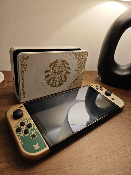 Nintendo Switch OLED Zelda Edition + Acesorii + Cadouri