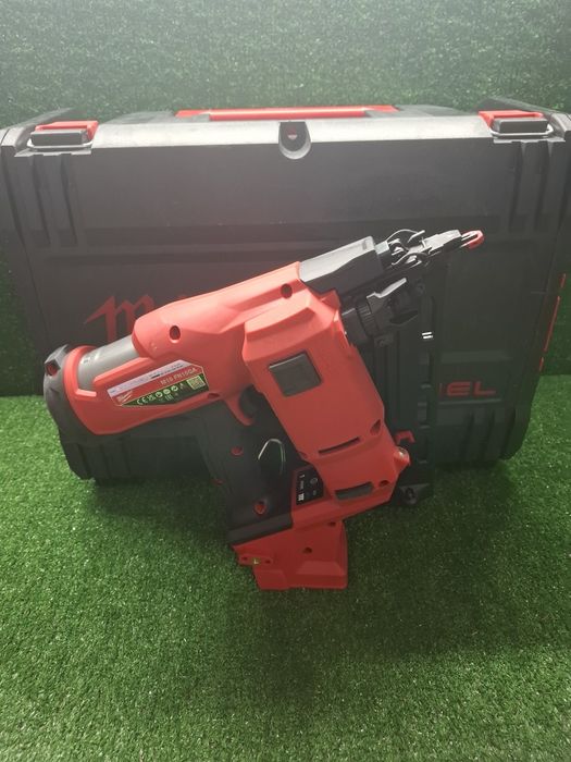 Чисто нов такер на Milwaukee M18 FN16GA