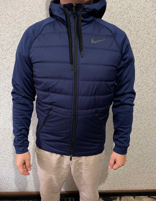 NIKE ! Куртка ! Размер M 46/48 !