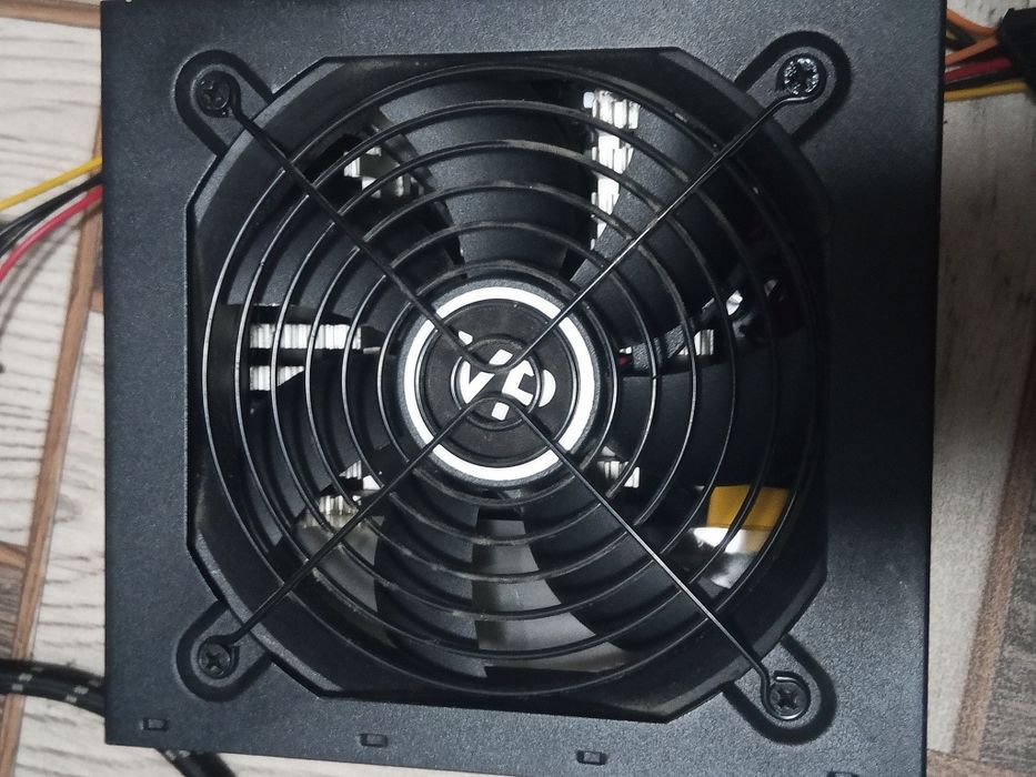 Блок питания компьютера750 w