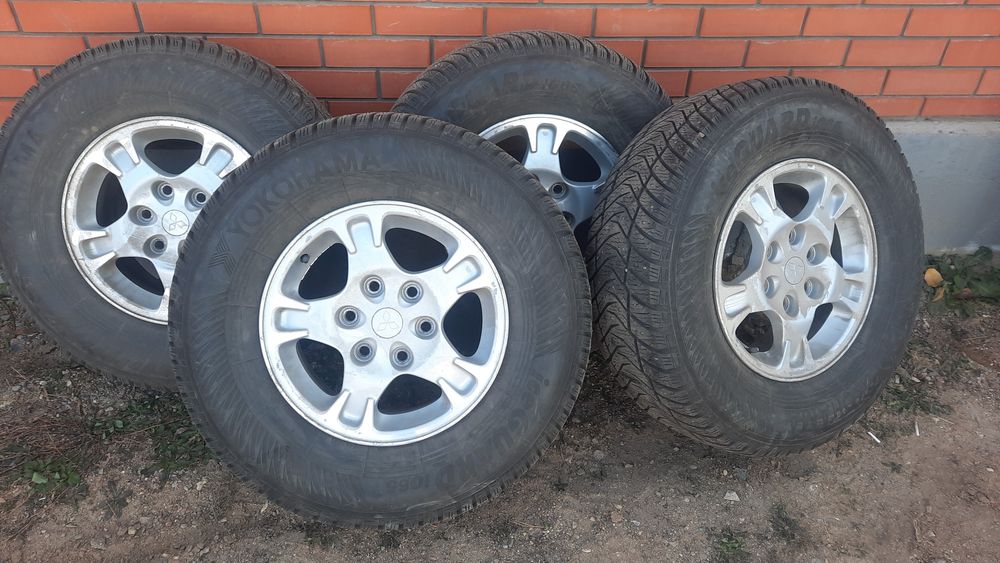 Автошины зимние качественные 4штуки