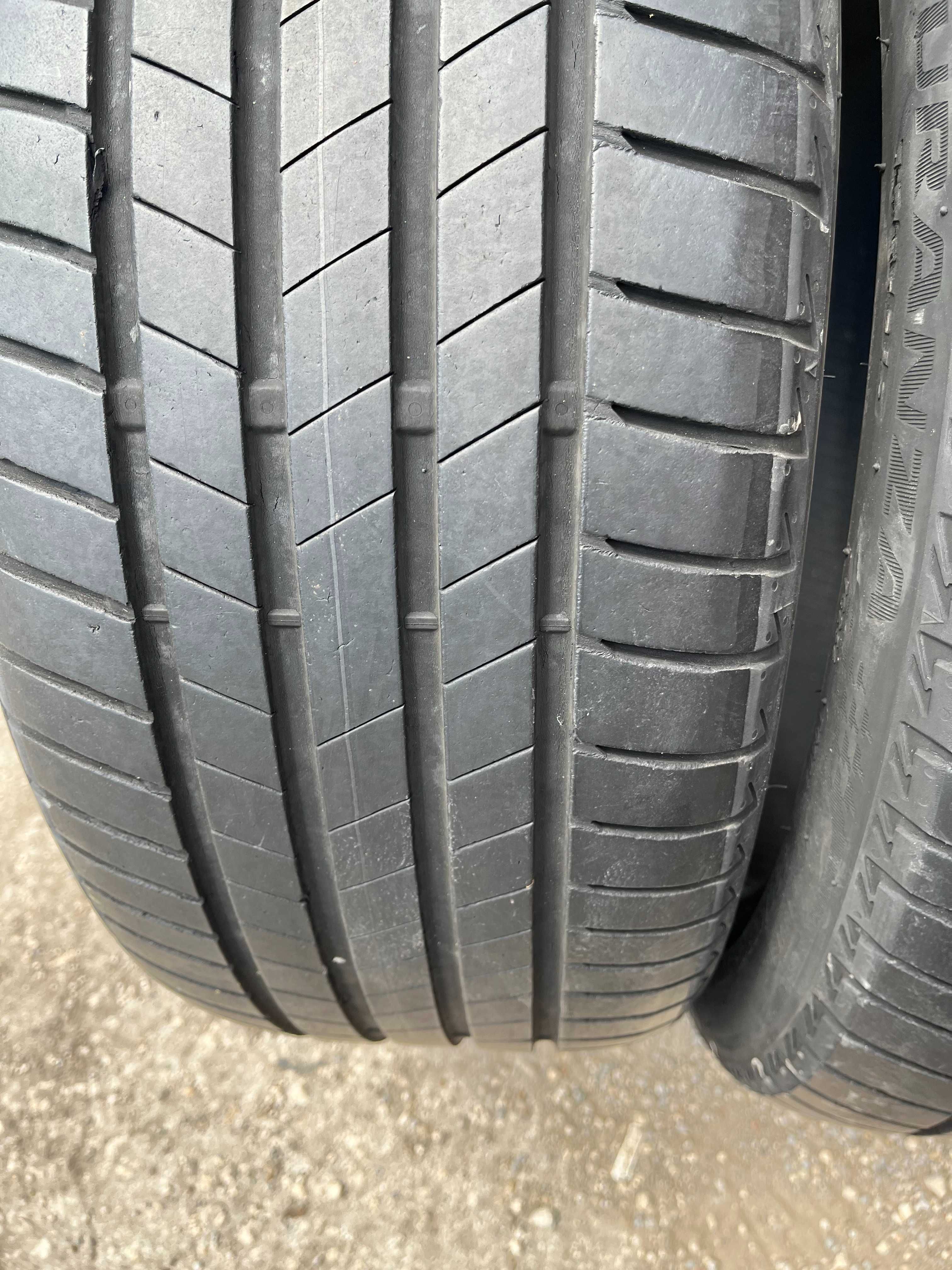 2 бр. летни гуми 225/45/19 Bridgestone DOT 1519 4,5 mm