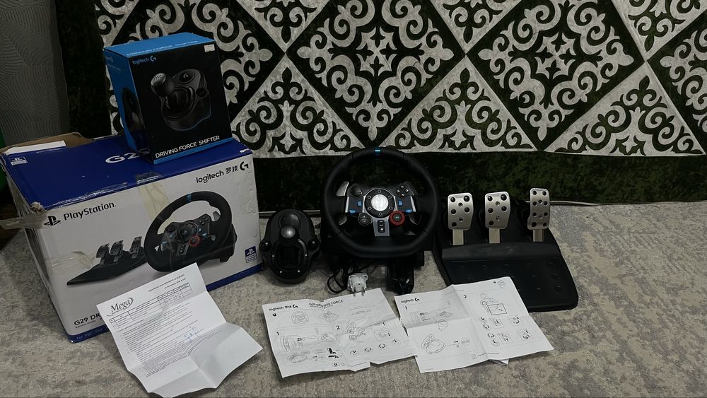 Logitech G29 Driving Force — руль, педали, шифтер (отличное состояние)