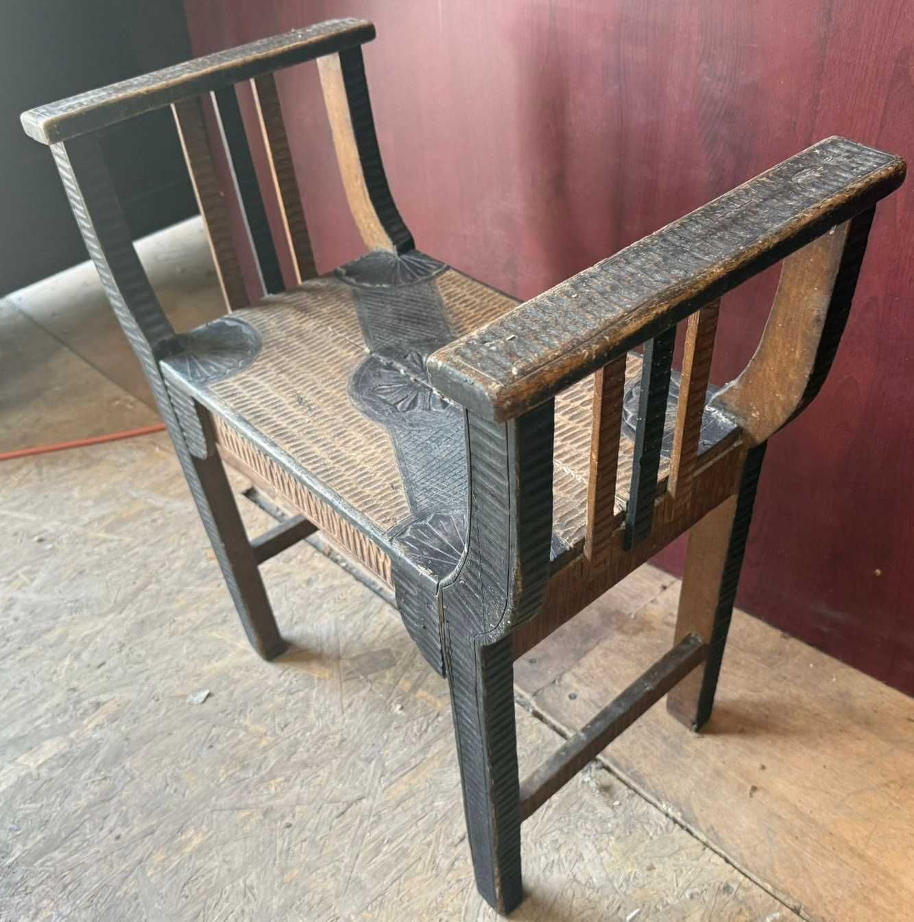 Taburet Vintage din lemn Stil Brancovenesc; Bancuta; Scaunel