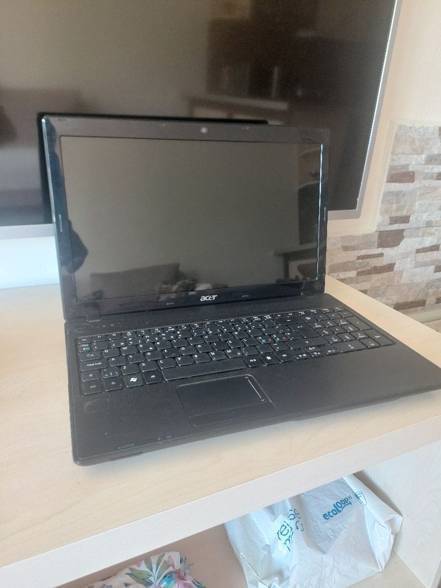 Лаптоп Acer с Windows 10