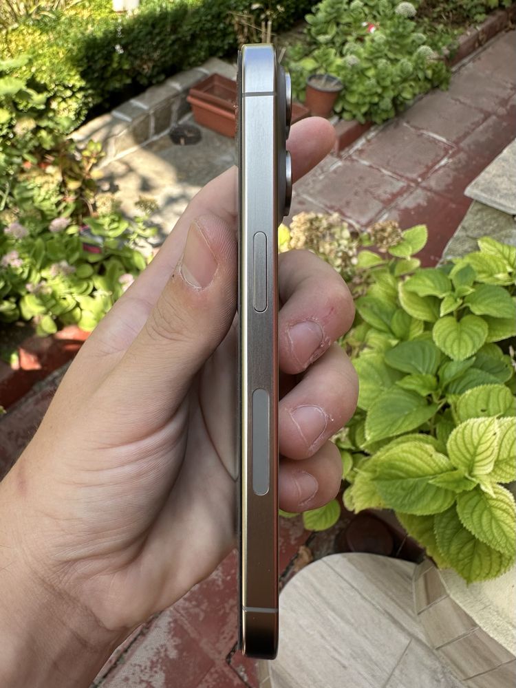 Apple iPhone 15 Pro, 256 GB, Natural Titanium