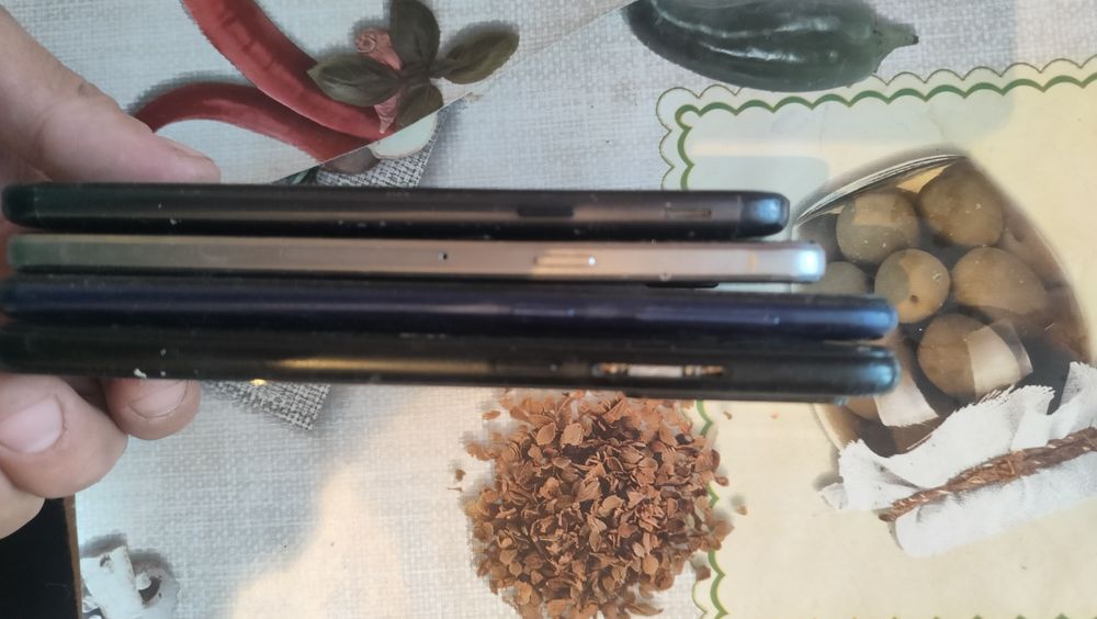 Redmi note 8, Samsung 3 штуки