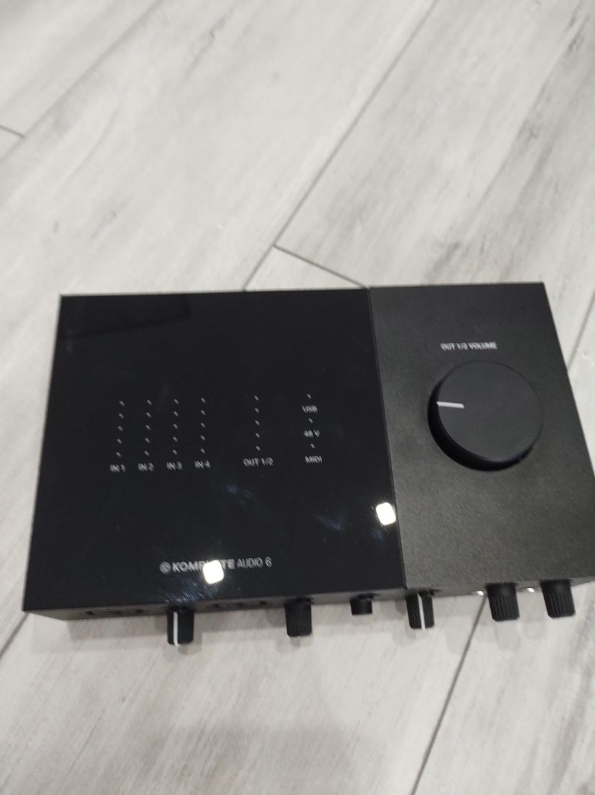 Placa de sunet Komplete audio 6 mk2