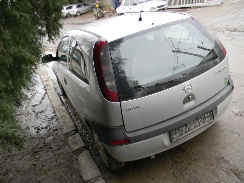 Dezmembrari  Opel CORSA C  2000  > 2009 1.2 Benzina