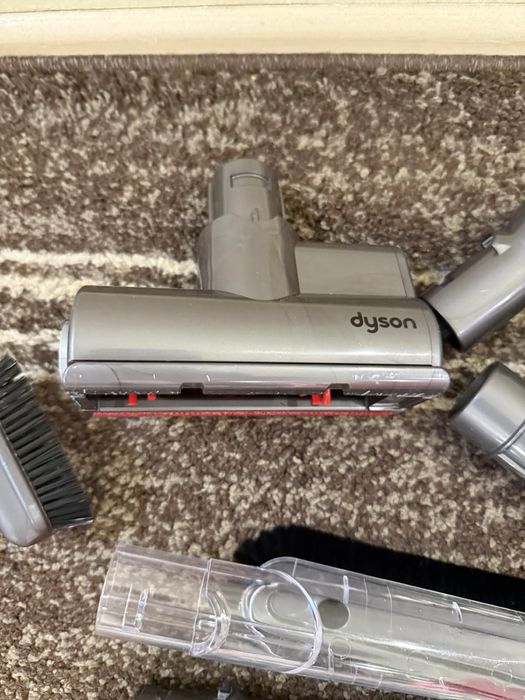 Части +нови пристивки/накраиниц за прахосмукачка dyson
