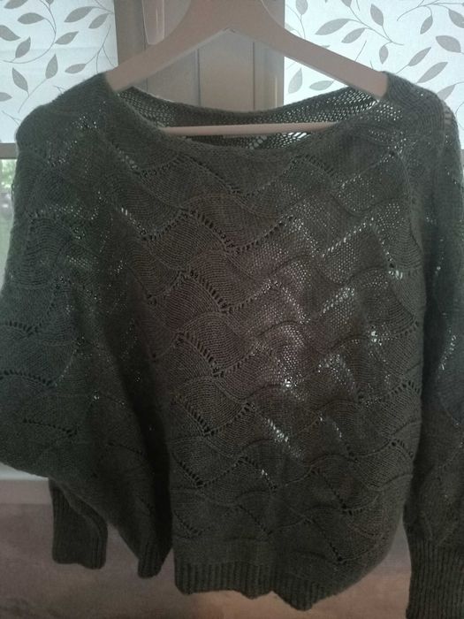 Дамски пуловери по 12лв различни модели