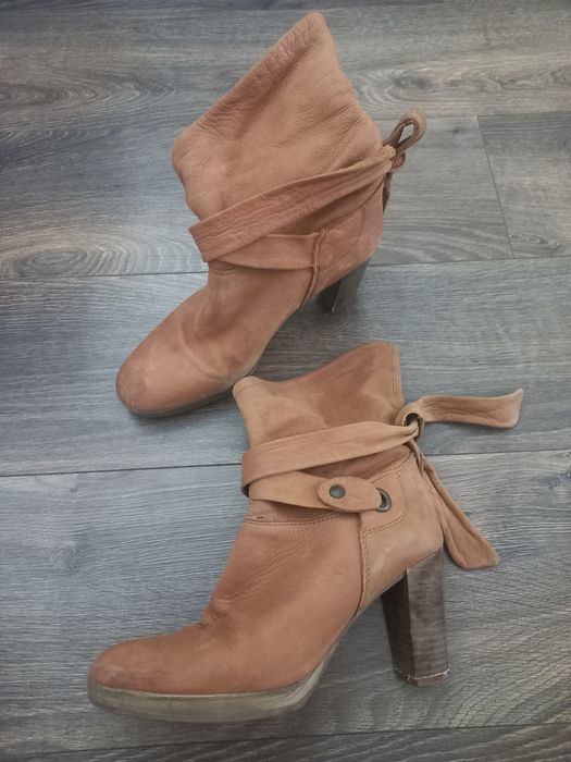 Ghete Bata, piele naturala, marimea 39
