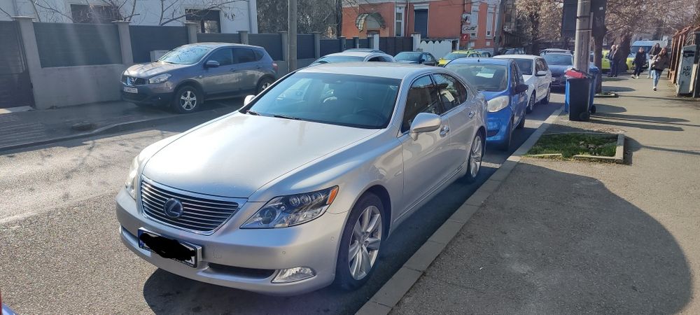 Lexus LS 600H hybrid, 4x4, automat