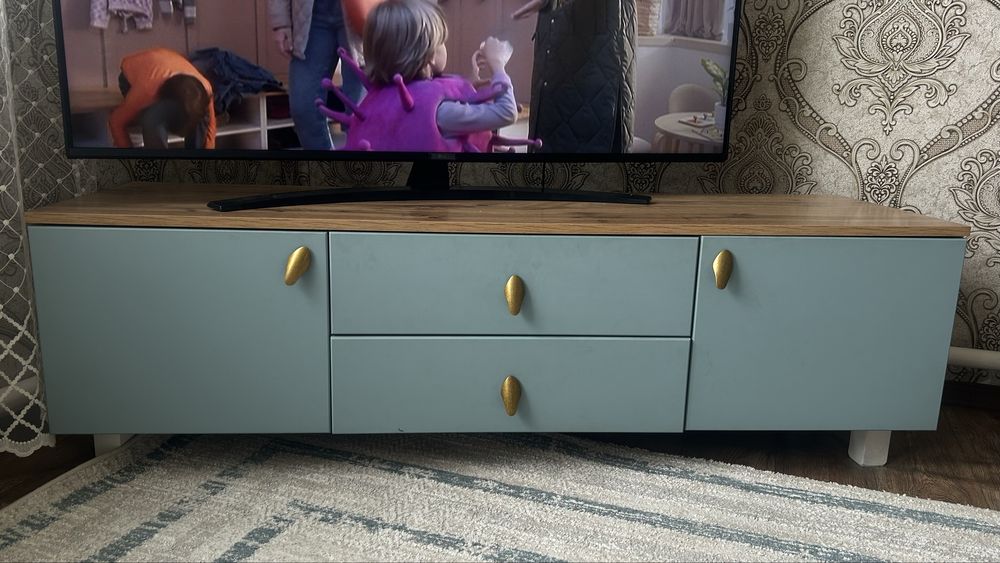 Продам тумбу под ТВ