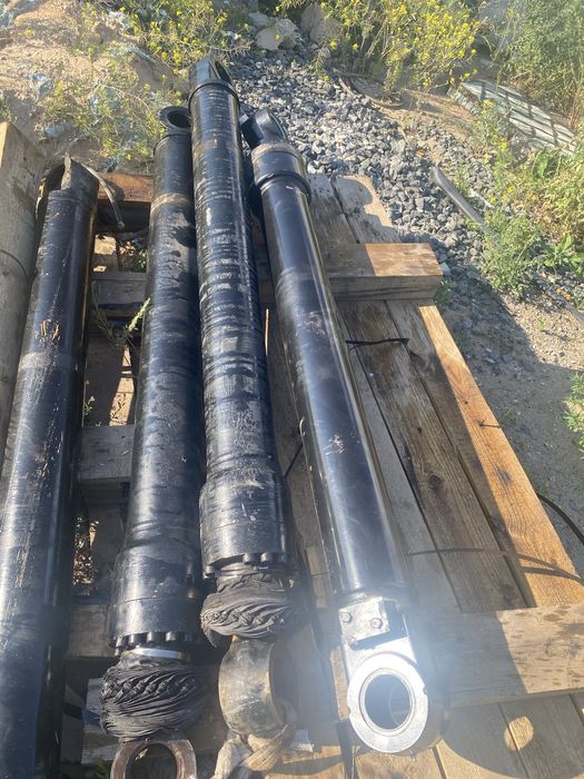 Продам цилиндр подьема стрелы на экскаватор