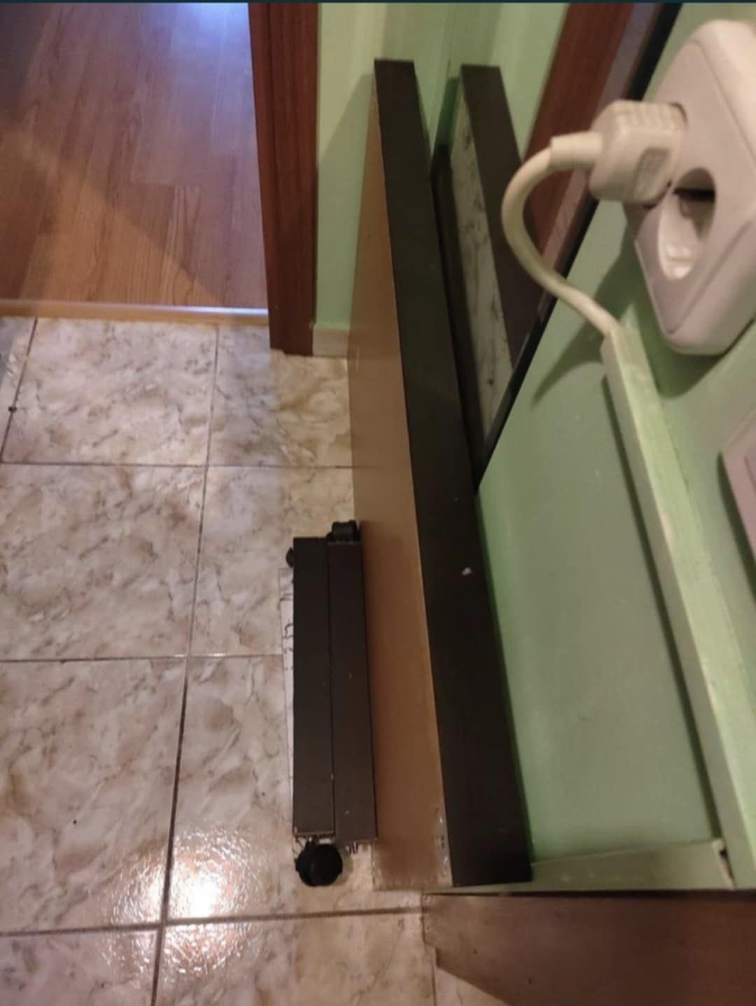 Masuta 90 cm Lumgime, 55 cm Lățime și 45 cm Inaltime de la IKA foarte