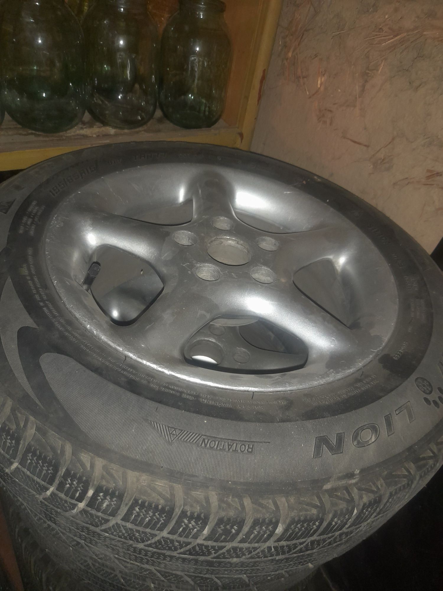 Продам шины зимние