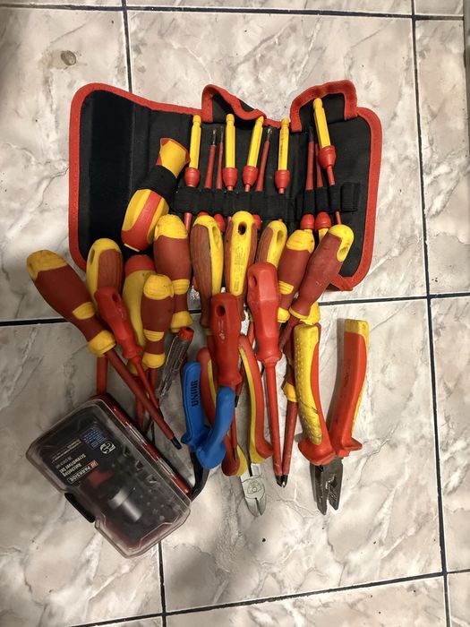 150 ron tot ce se vede in poza