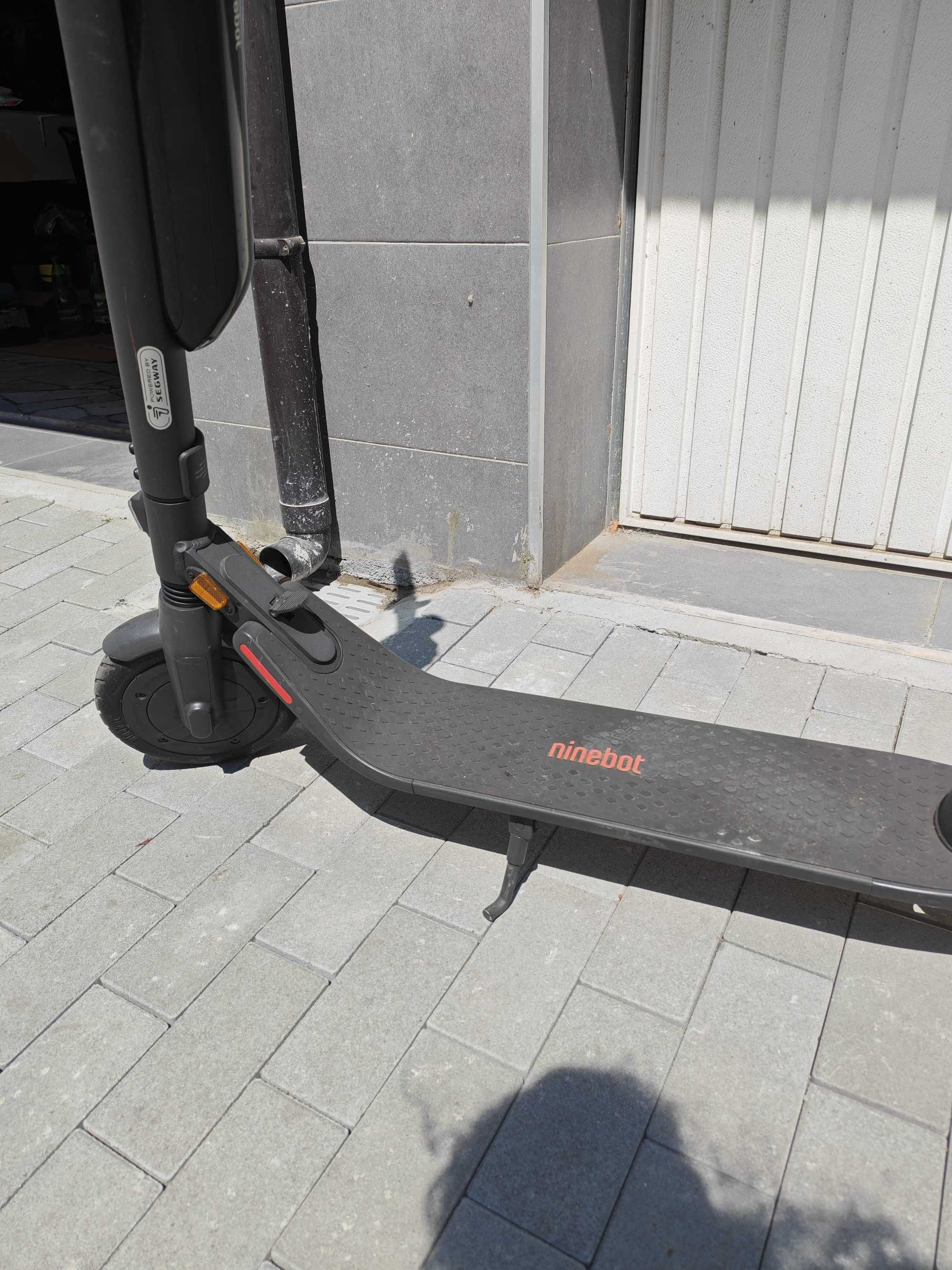 Ninebot by Segway KickScooter ES4 + Допълнителна Батерия